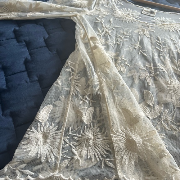 Anthropologie Eveleigh snow blossom long sleeve Top sheer Ivory Floral M - Picture 5 of 6